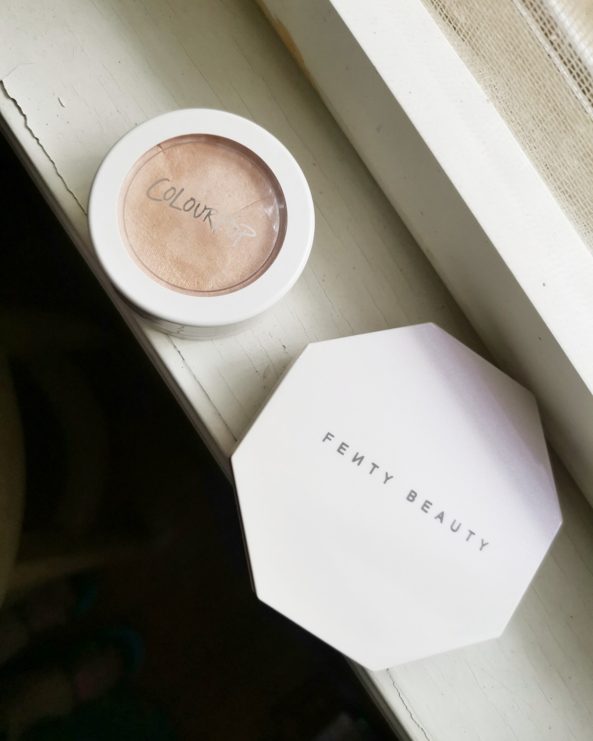 Colourpop高光 VS fenty beauty高光（