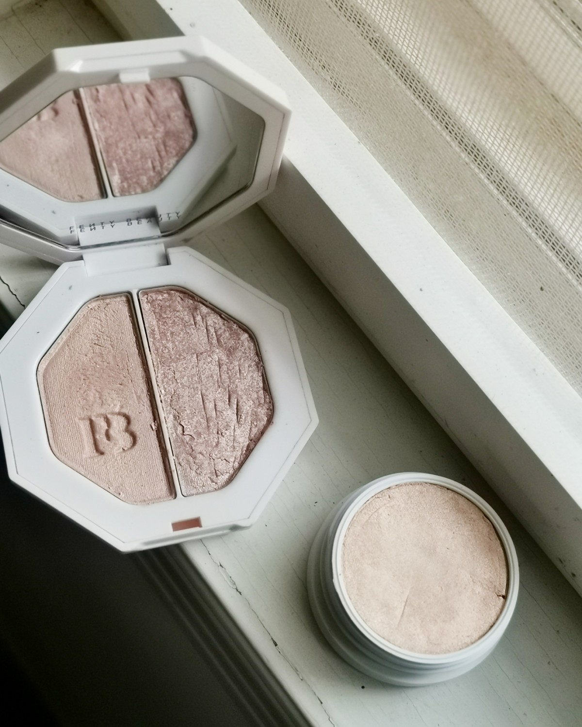 Colourpop高光 VS fenty beauty高光（