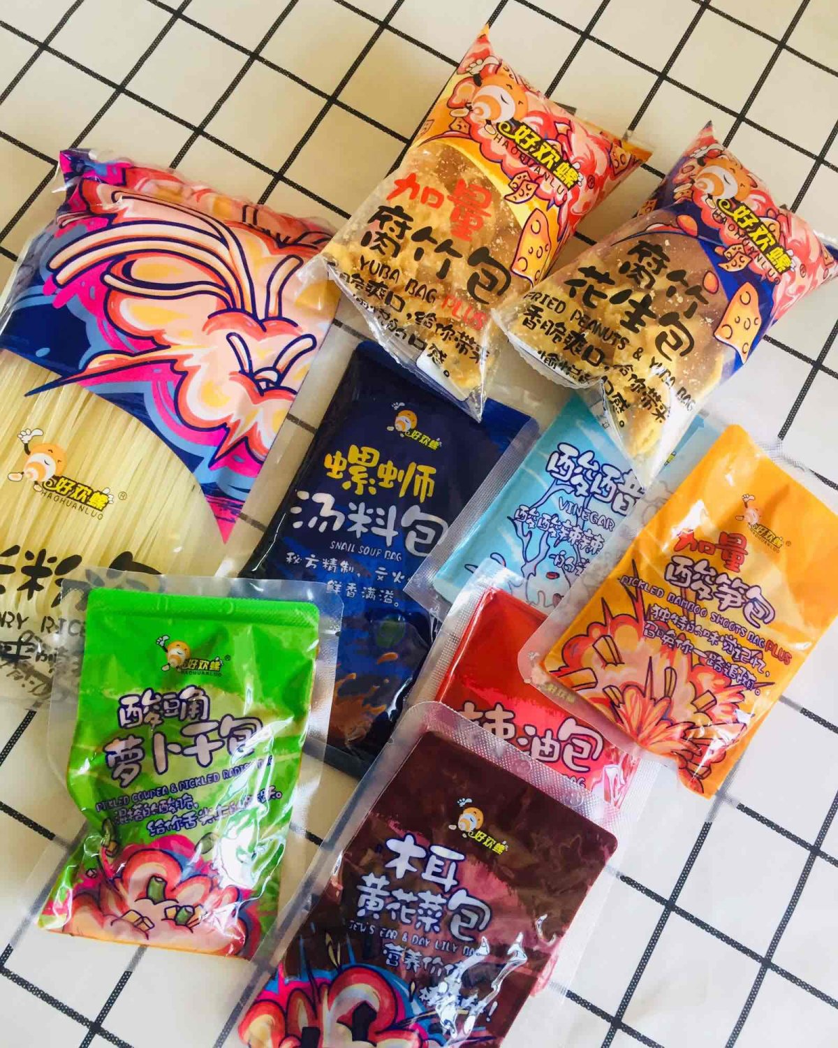分享我爱吃的食物 我喜欢的零食都是臭臭的第一弹—螺蛳粉 螺狮