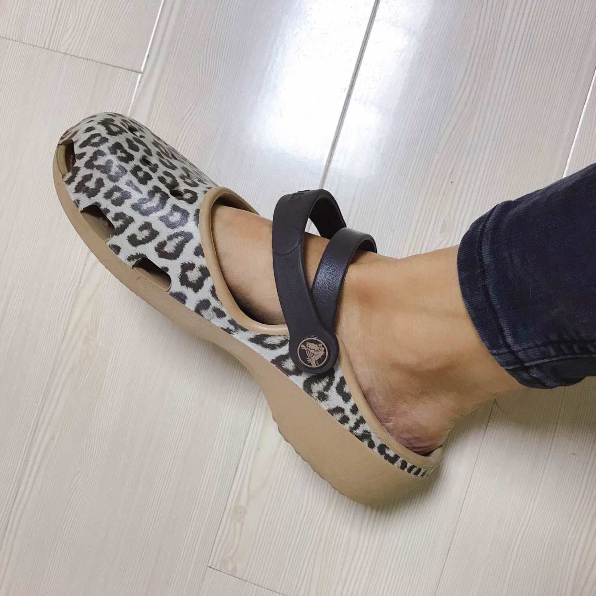 今天说说夏日最爱❤️——crocs的鞋子🥿 虽说人们能举出