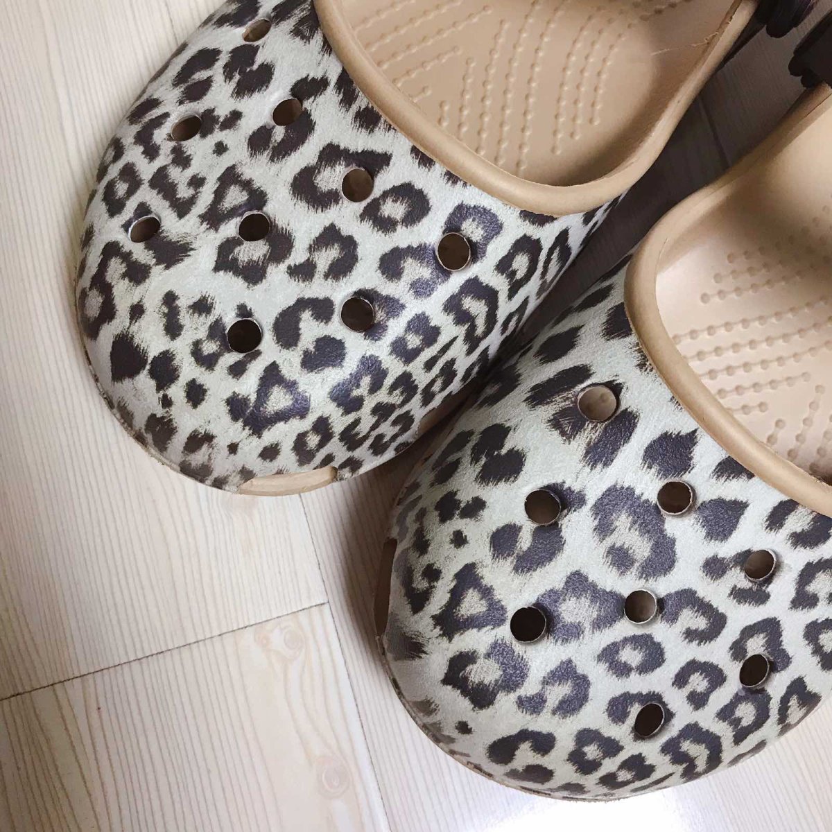今天说说夏日最爱❤️——crocs的鞋子🥿 虽说人们能举出