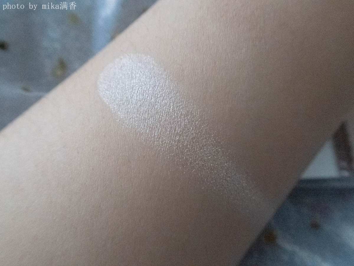 倩丽单色高光💖💖💖 色号：01 没记错的话这块已经不是