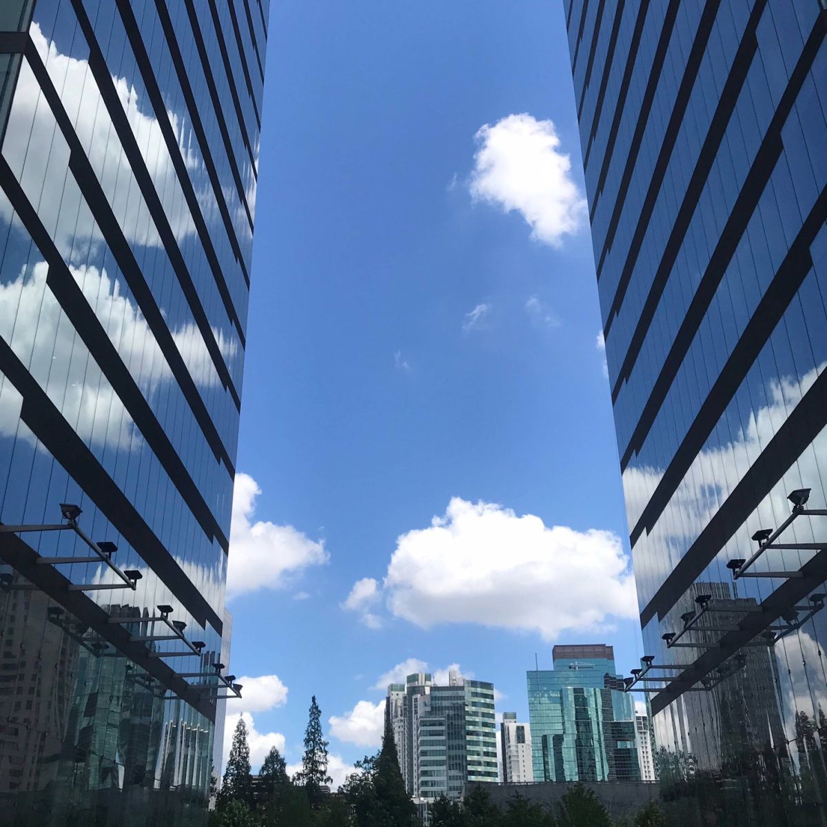 上海晴天时的天空呀