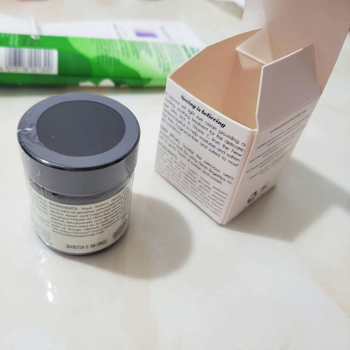 今天分享个新西兰Antipodes奇异果眼霜，新来的小家伙，