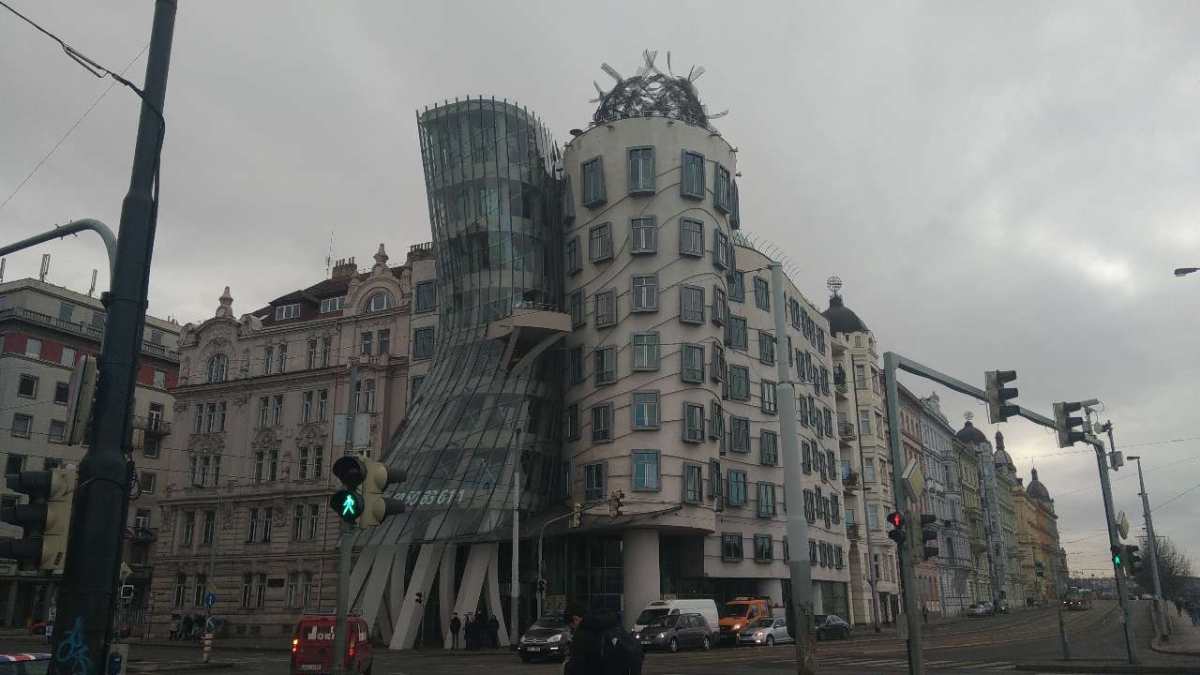 捷克旅游心得:  听过蔡依林的布拉格广场么，布拉格广场就是捷