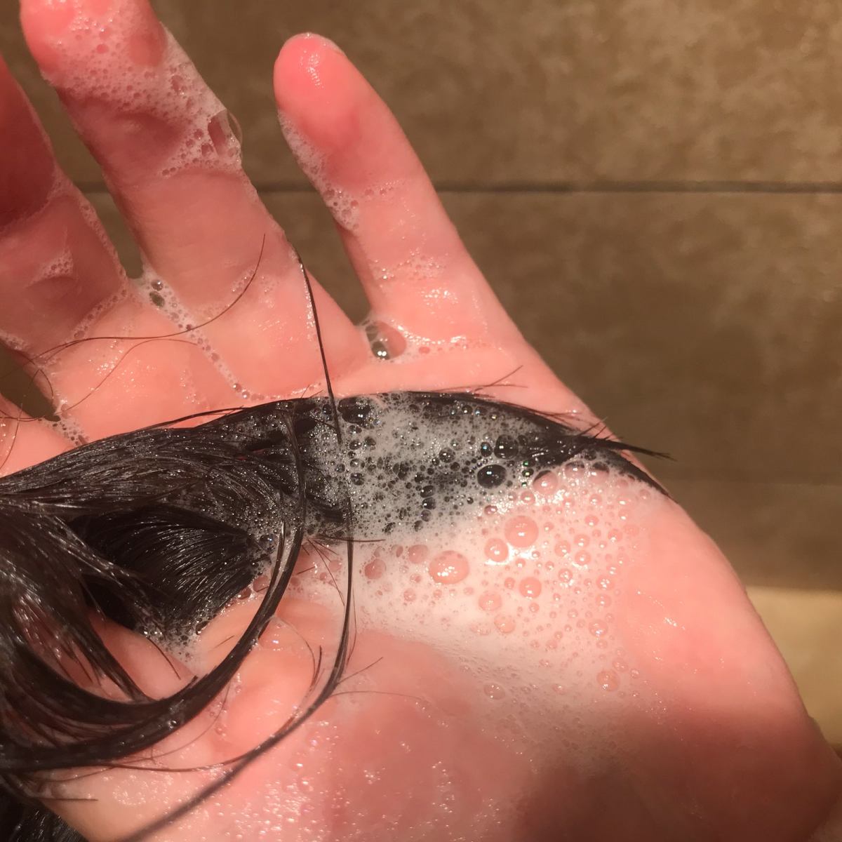 💚高丝无硅洗发水 这个包装真的颜值很高，颜色很饱和，很鲜艳