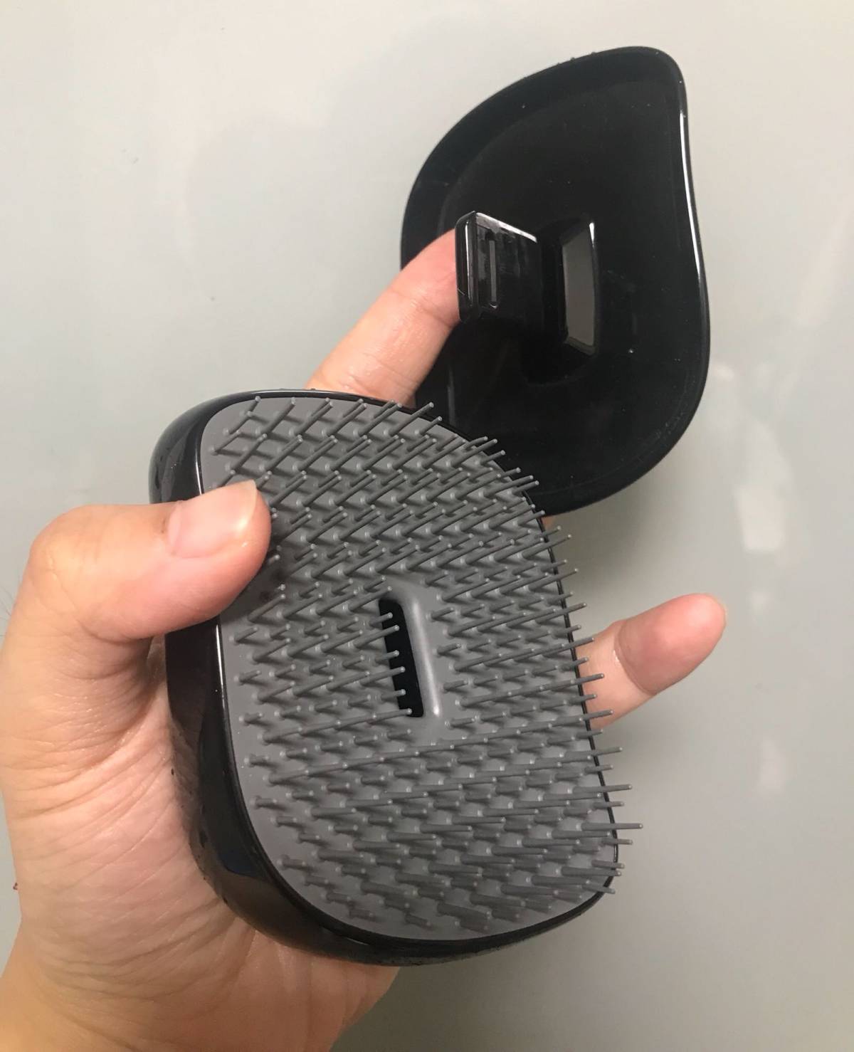 终于终于在618买了便携版的TT梳，带出去太方便了。选了个银