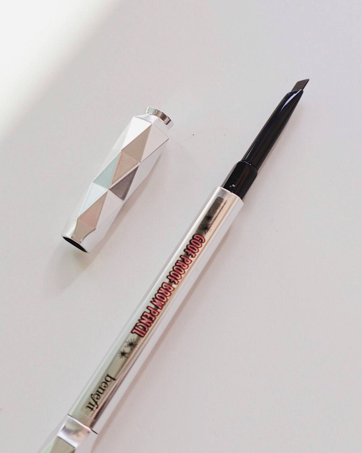 七月第5天 Benefit贝玲妃的防麻瓜眉笔 顾名思义就是画