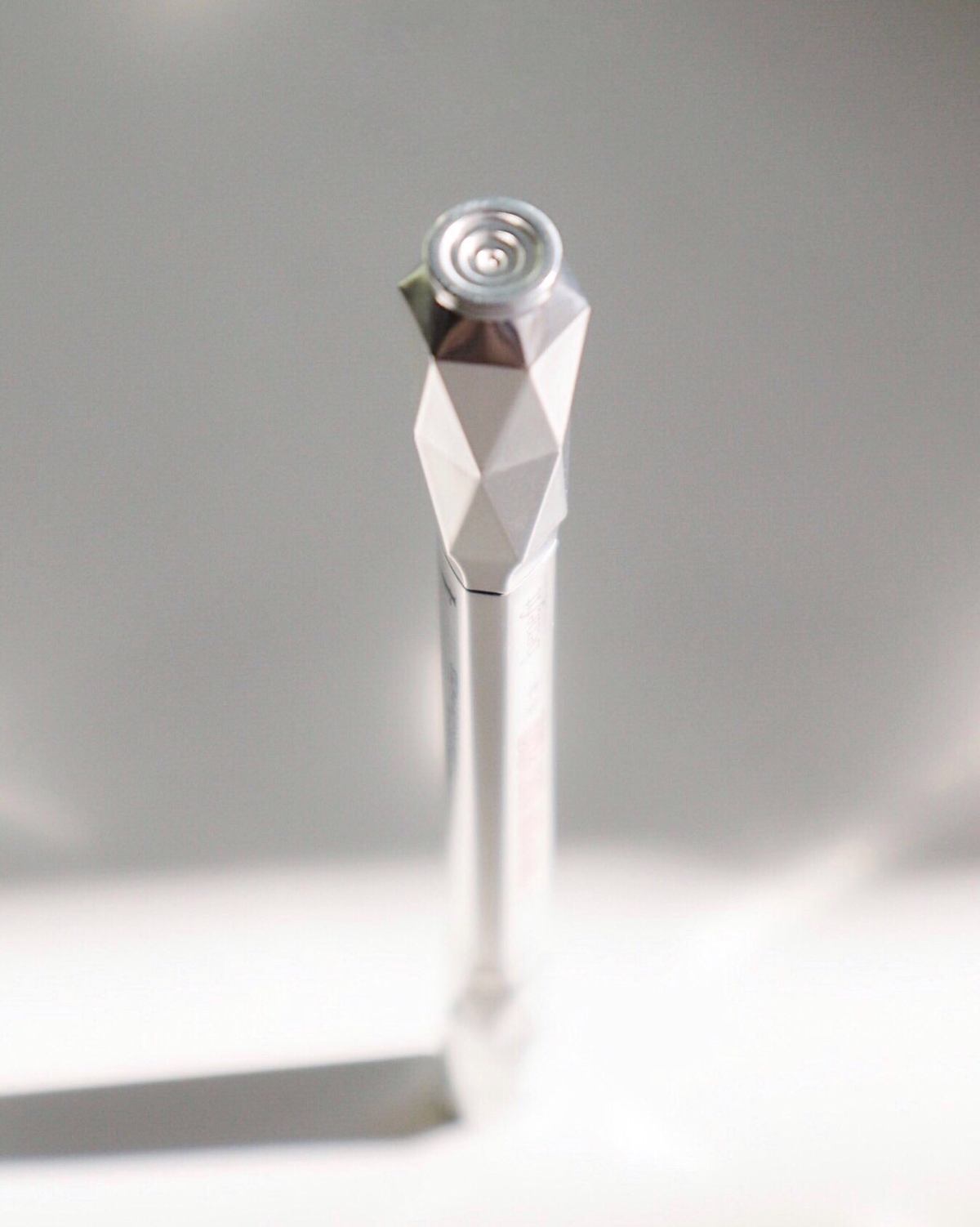 七月第5天 Benefit贝玲妃的防麻瓜眉笔 顾名思义就是画