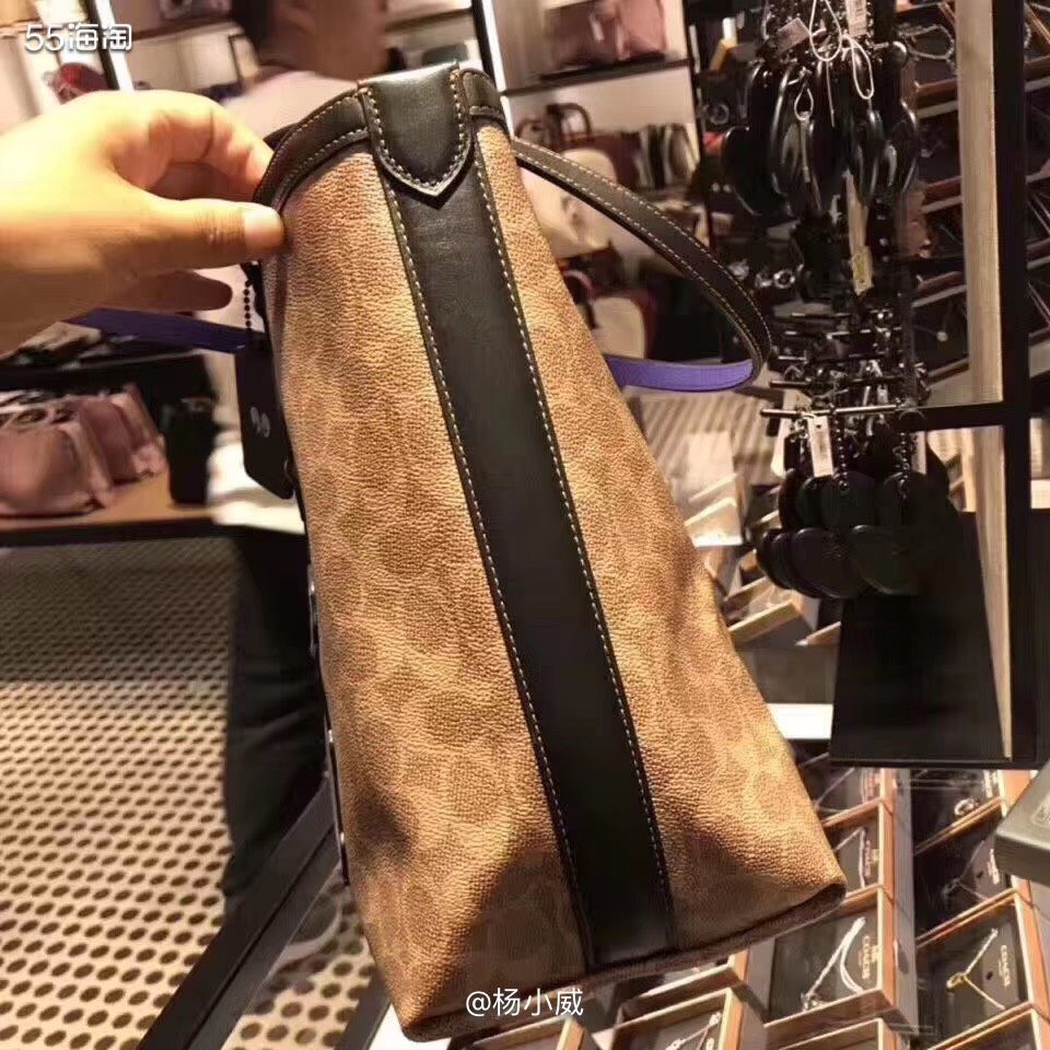 Disney x COACH炫酷暗黑童话系列，Disney联