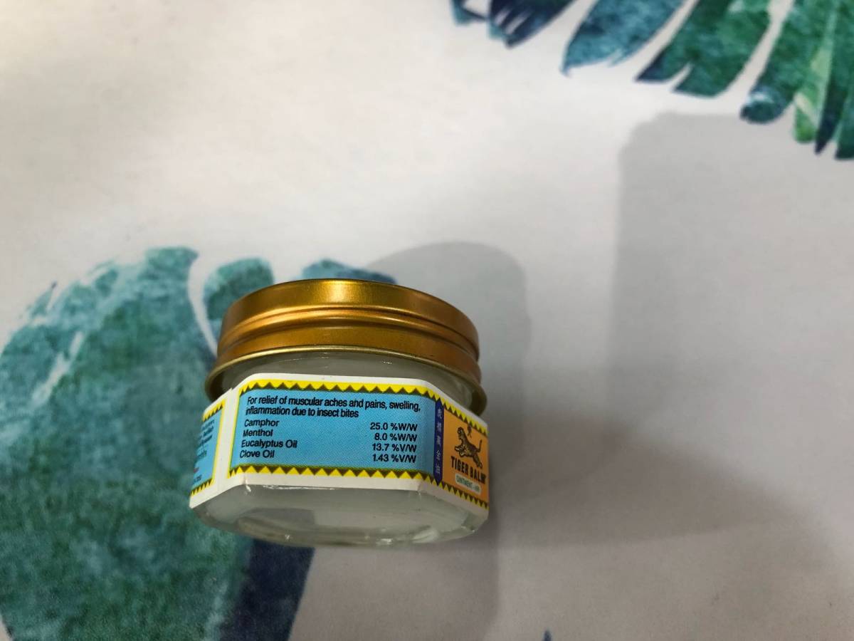 夏日好物分享-虎标万金油 去泰国旅游的时候，买了很多的青草膏