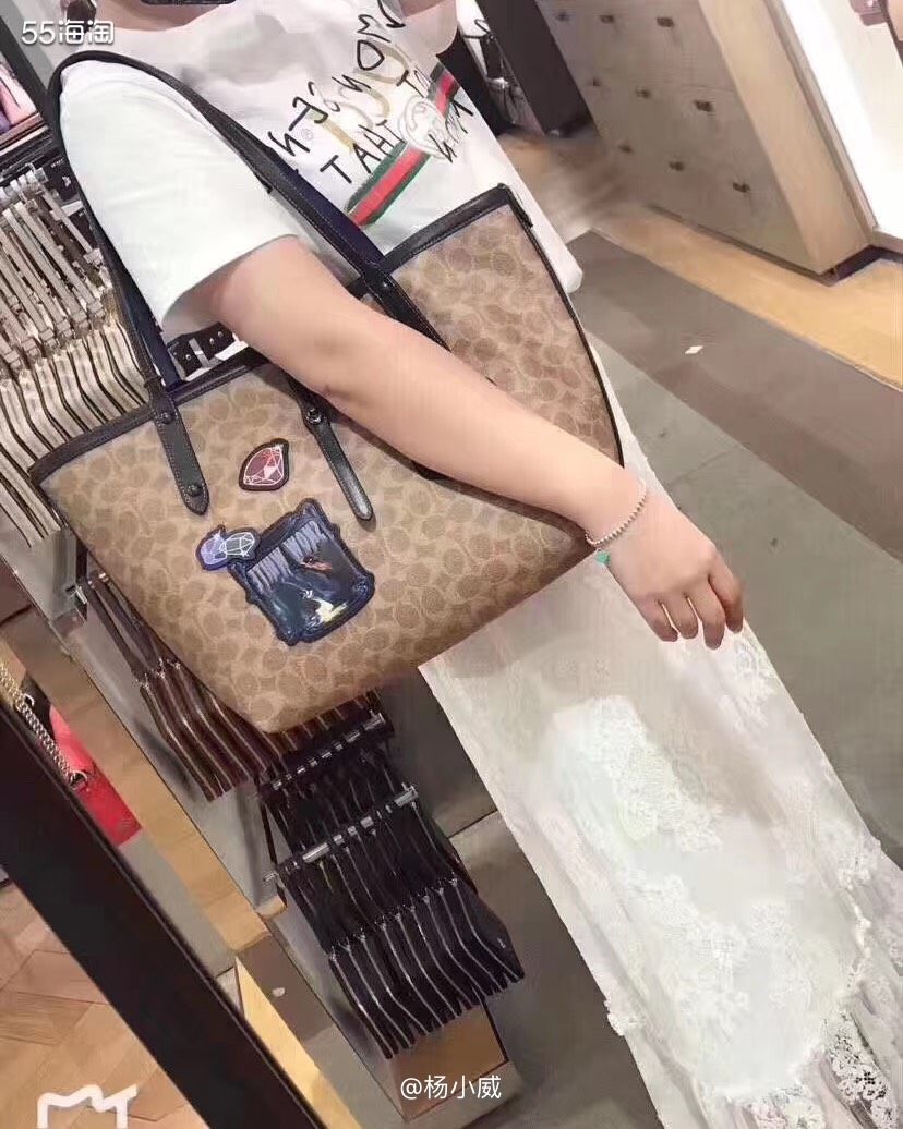 Disney x COACH炫酷暗黑童话系列，Disney联