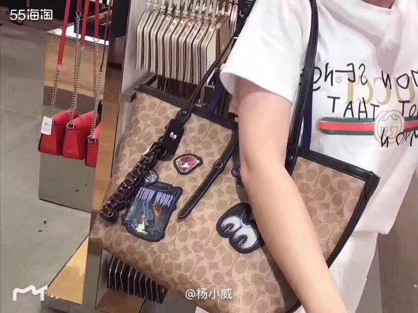 Disney x COACH炫酷暗黑童话系列，Disney联