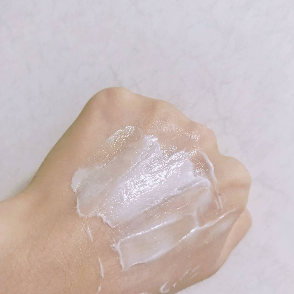 倩碧水溶性七日按摩霜，超温和不刺激，可连续使用，100%精，