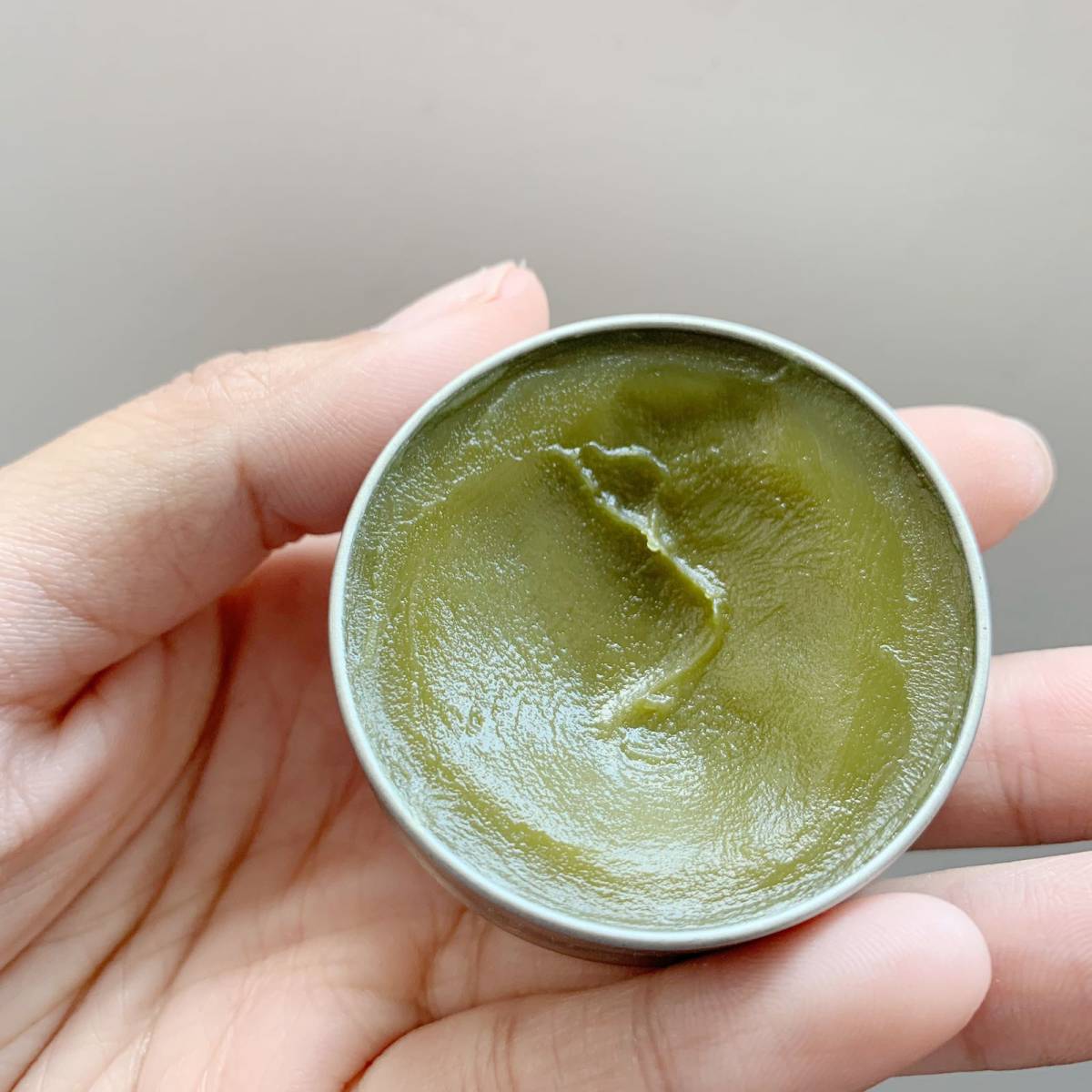 小蜜蜂Burt&#039; Bees紫草膏   功效：防蚊虫