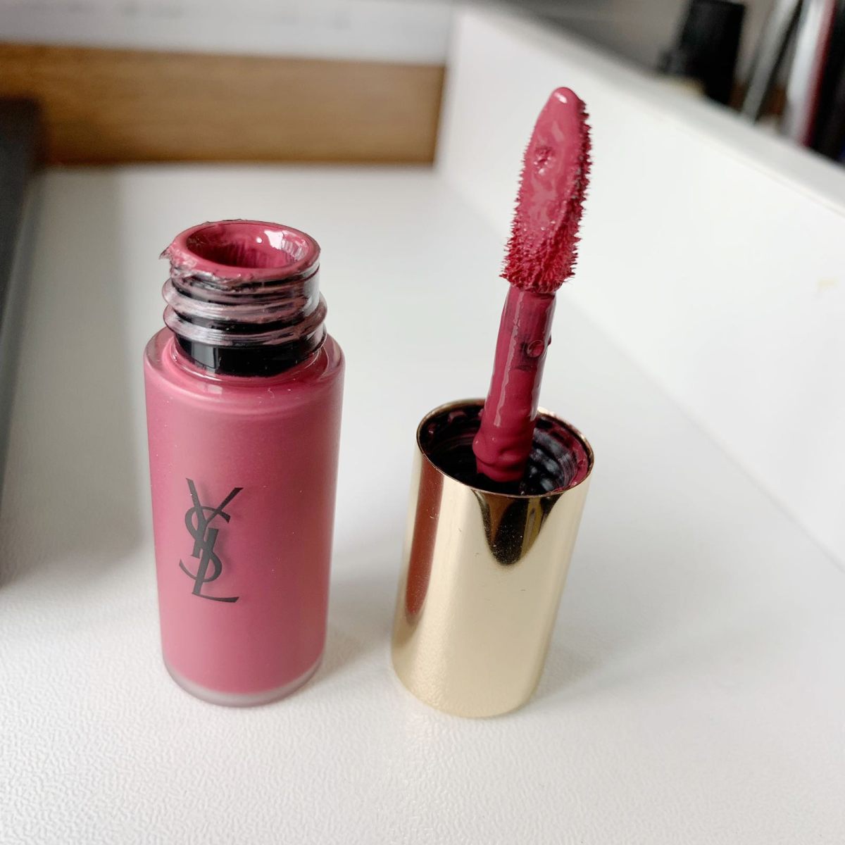 YSL哑光唇釉#5 绯红女巫                