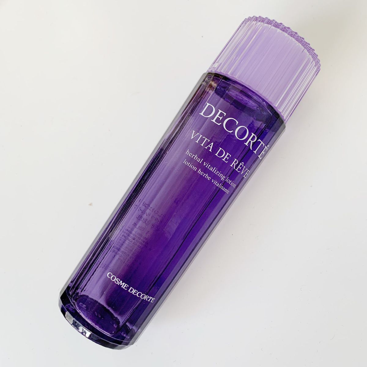 本人肤质： 1. 冬天沙漠皮 2. 夏天混干T字一点点出油，