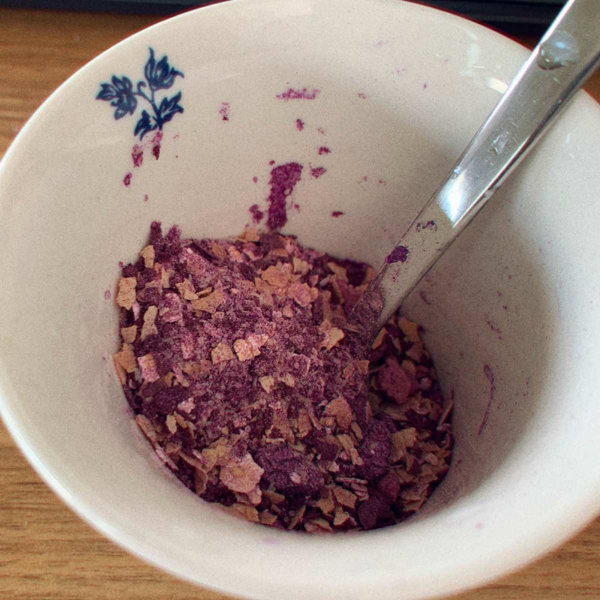 五谷磨房·高纤芋代餐粥  想起五谷磨房，就是超市里面芝麻核桃