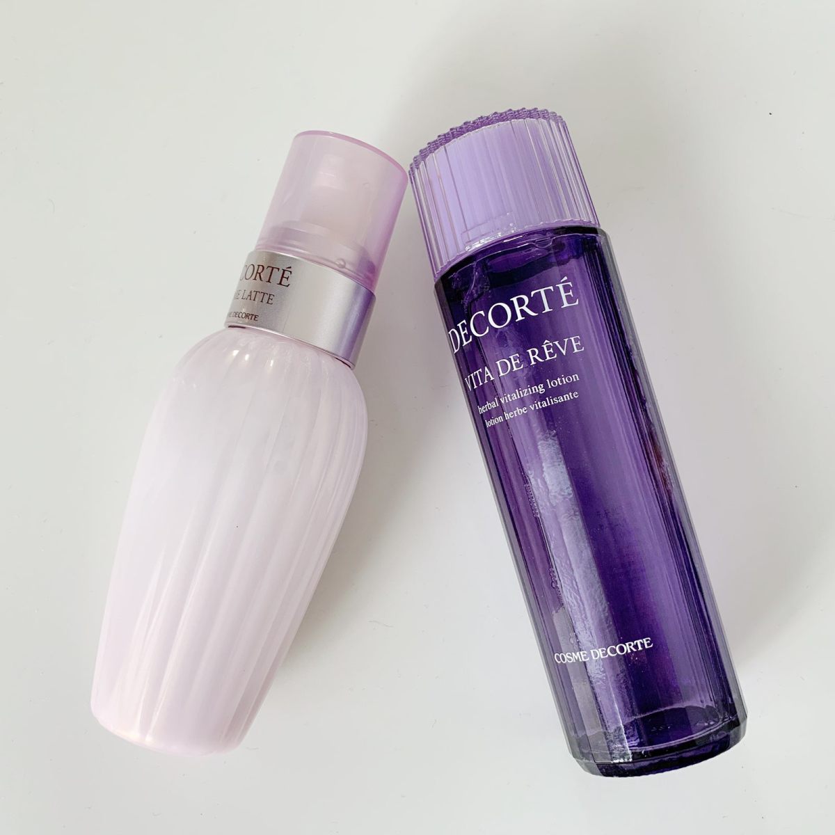 本人肤质： 1. 冬天沙漠皮 2. 夏天混干T字一点点出油，