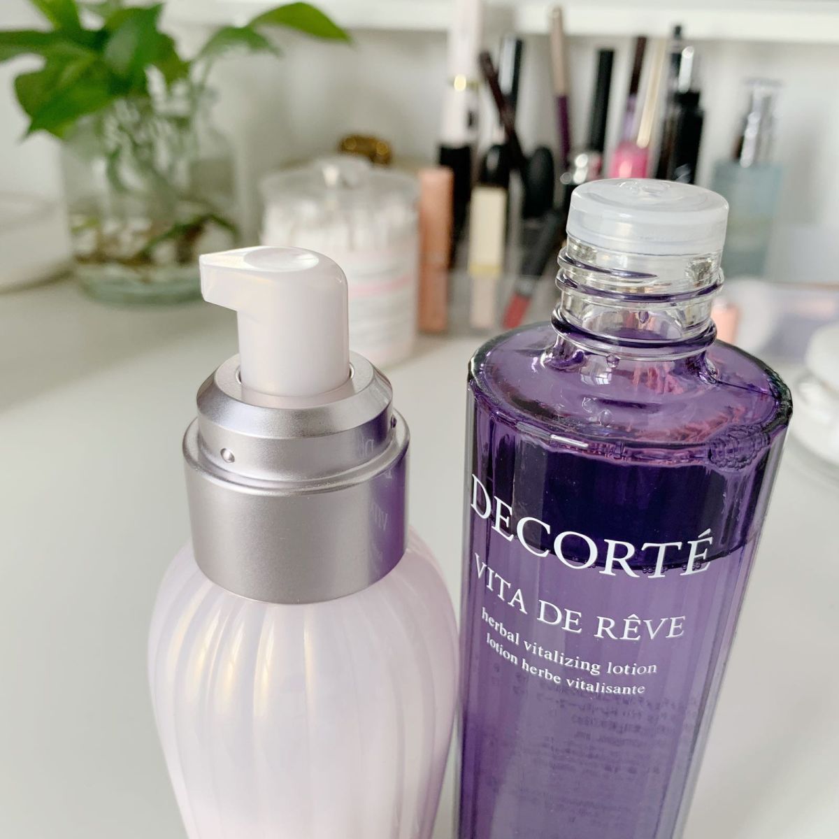 本人肤质： 1. 冬天沙漠皮 2. 夏天混干T字一点点出油，