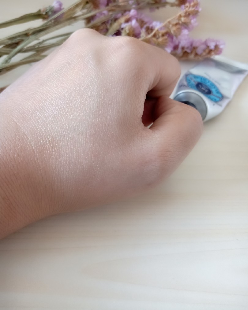 NO.5 🌈欧舒丹乳木果护手霜。来自法国，30ml，这款护