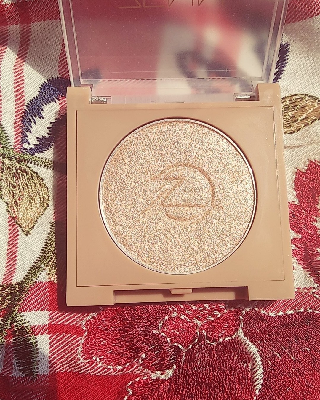 ✨泰国小众品牌--Zenn高光  Zenn是一个泰国小众品牌
