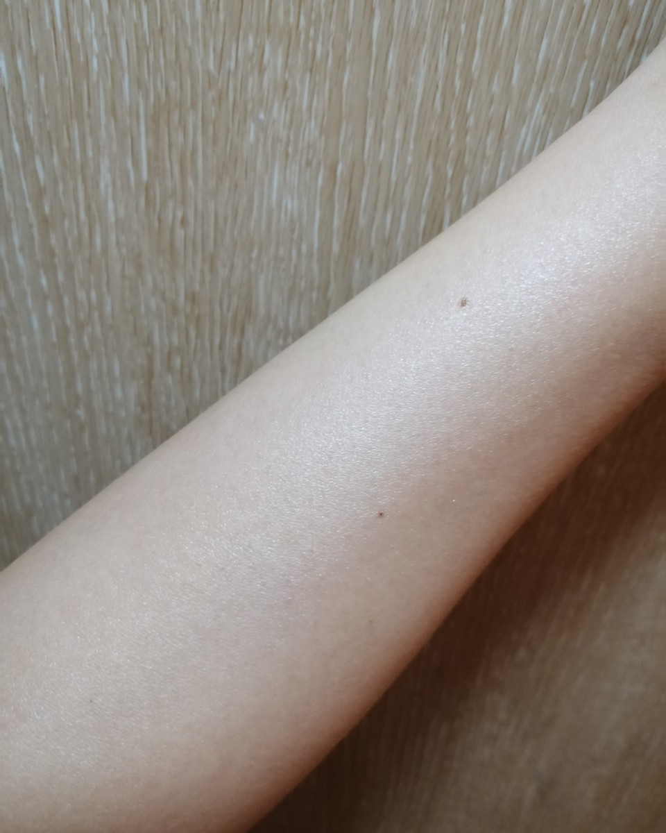 August No.5松山油脂身体乳          这是