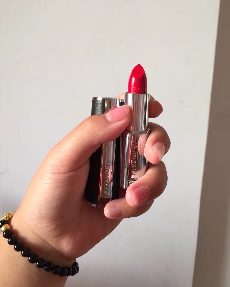 纪梵希小羊皮口红半哑光唇膏女口红质地丰富湿润