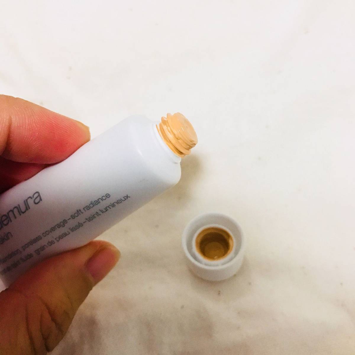 植村秀宝宝都有很大方，小样给的也很实用。 介绍一款它家的粉底
