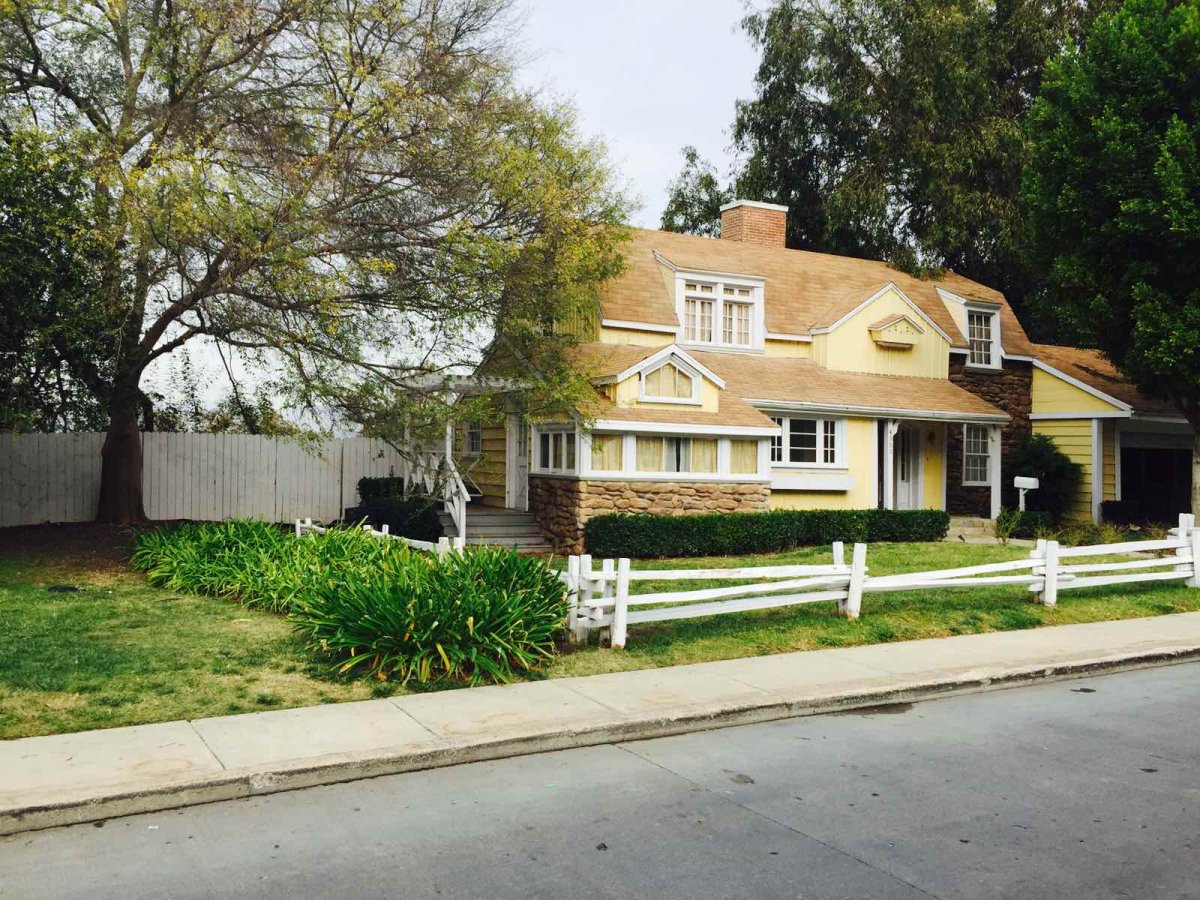 翻翻照片发现了之前在环球影城拍的绝望主妇紫藤街 陪伴了我整个