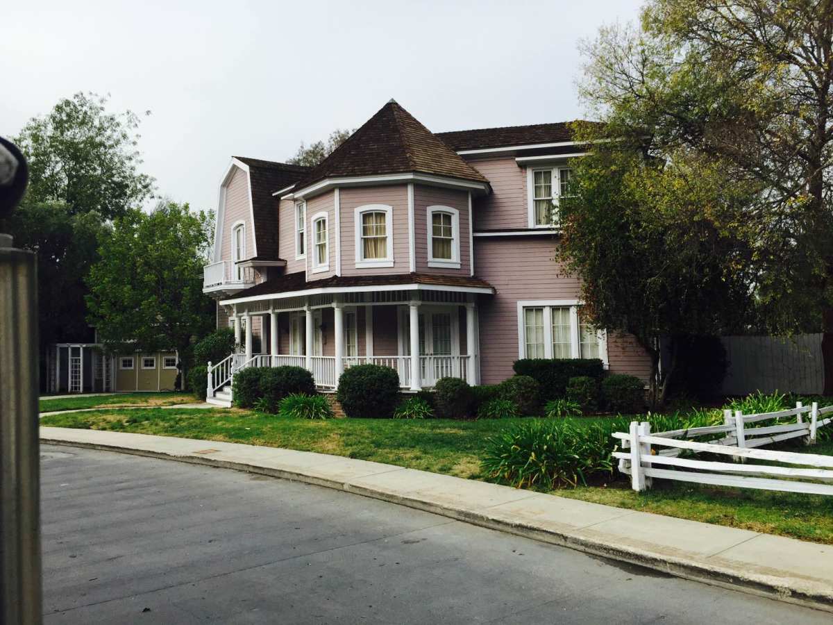 翻翻照片发现了之前在环球影城拍的绝望主妇紫藤街 陪伴了我整个