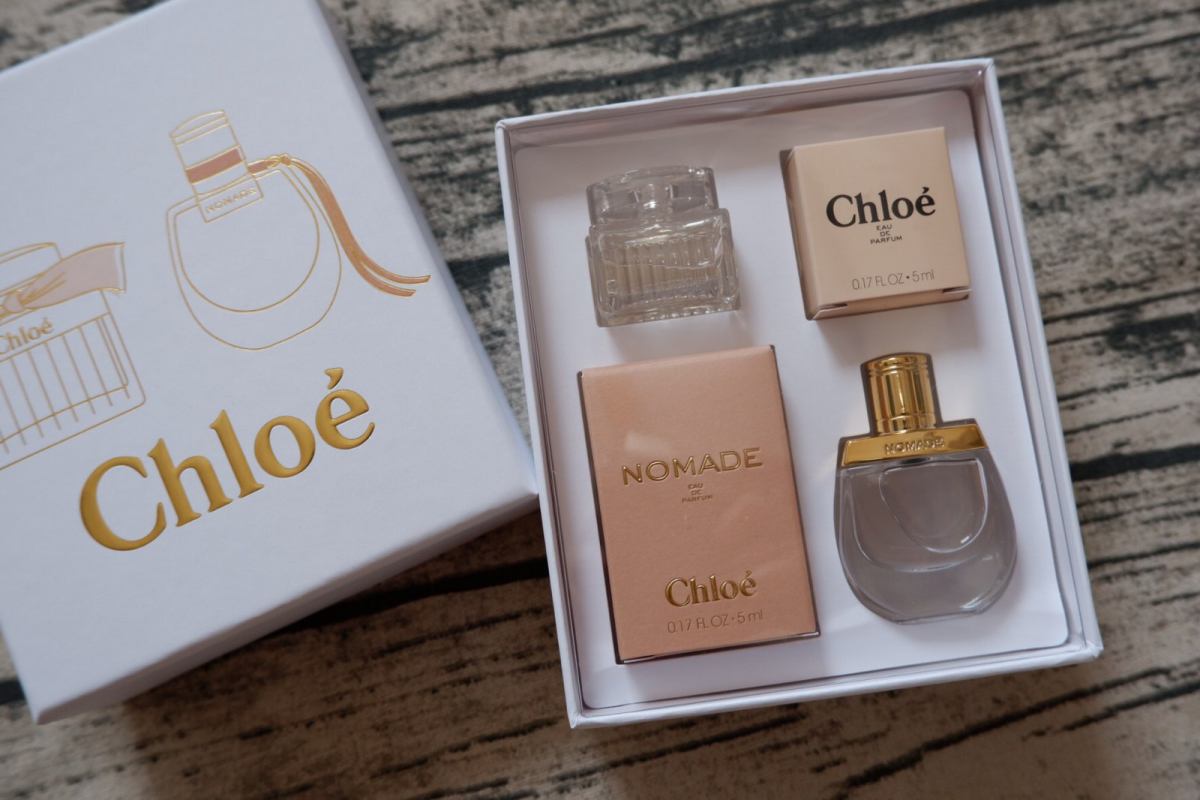 低价出全新丝芙兰香水套装感兴趣的留言或者私信我询价看到后第一时间