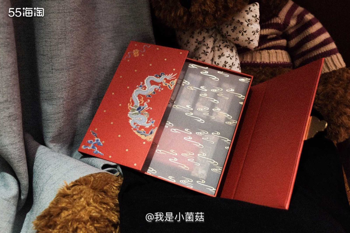 #七夕怎么过# 当然是收礼物过呀～  颐和园联名口红—嘻嘻迟