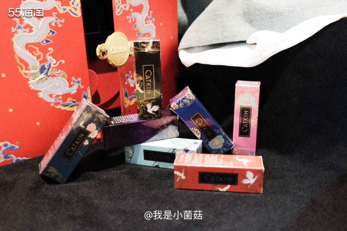 #七夕怎么过# 当然是收礼物过呀～  颐和园联名口红—嘻嘻迟