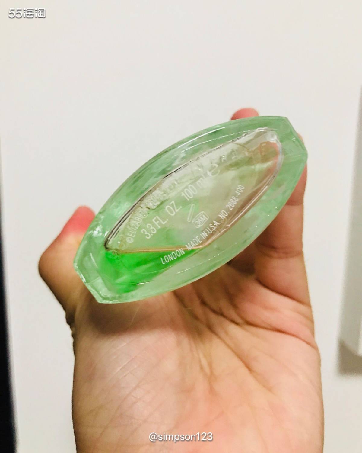 伊丽莎白雅顿的绿茶香水，非常著名的味道，非常清新，特别适合夏