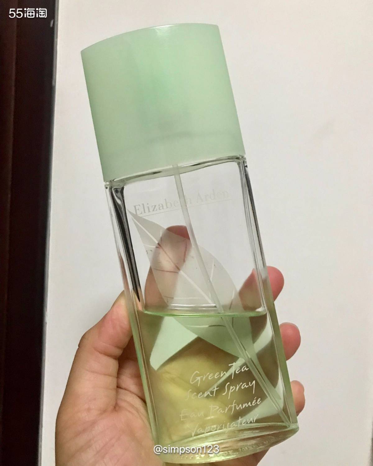 伊丽莎白雅顿的绿茶香水，非常著名的味道，非常清新，特别适合夏