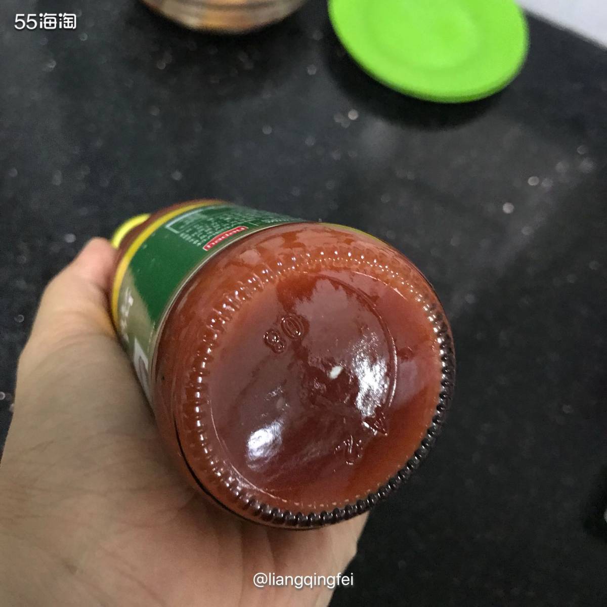海天牌的蒜蓉辣椒酱超级好吃，对于这种不能吃辣的广东人来说，这