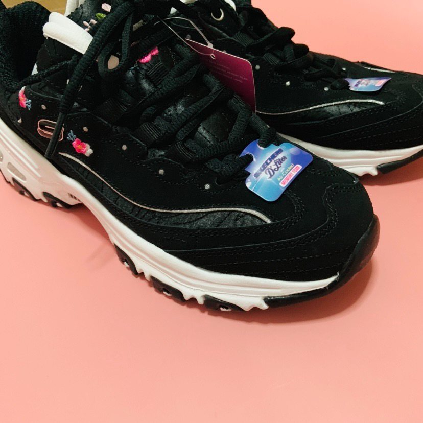 八月打卡我来啦🚗10 终于收到了斯凯奇刺绣鞋👟 购入网站