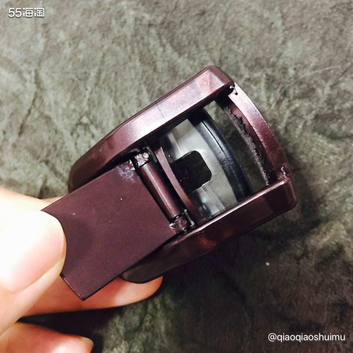 前几天中午去买了大名鼎鼎的muji无印良品便携式睫毛夹🙂，