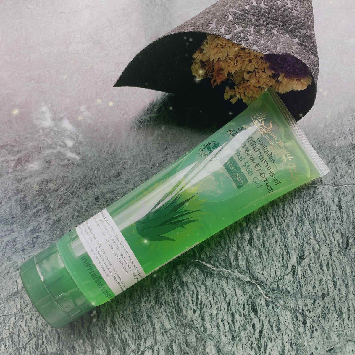八月晒单也疯狂第二十九篇 这里要安利一款芦荟胶，这是一款在泰