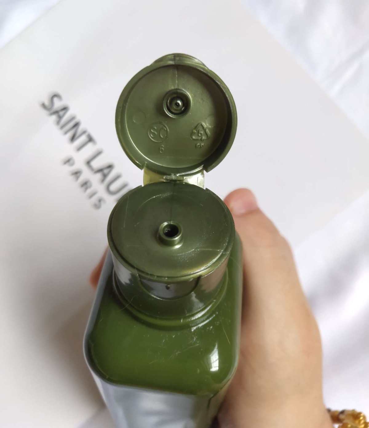 悦木之源菌菇水    菌菇水是悦木之源家的明星产品，悦木之源