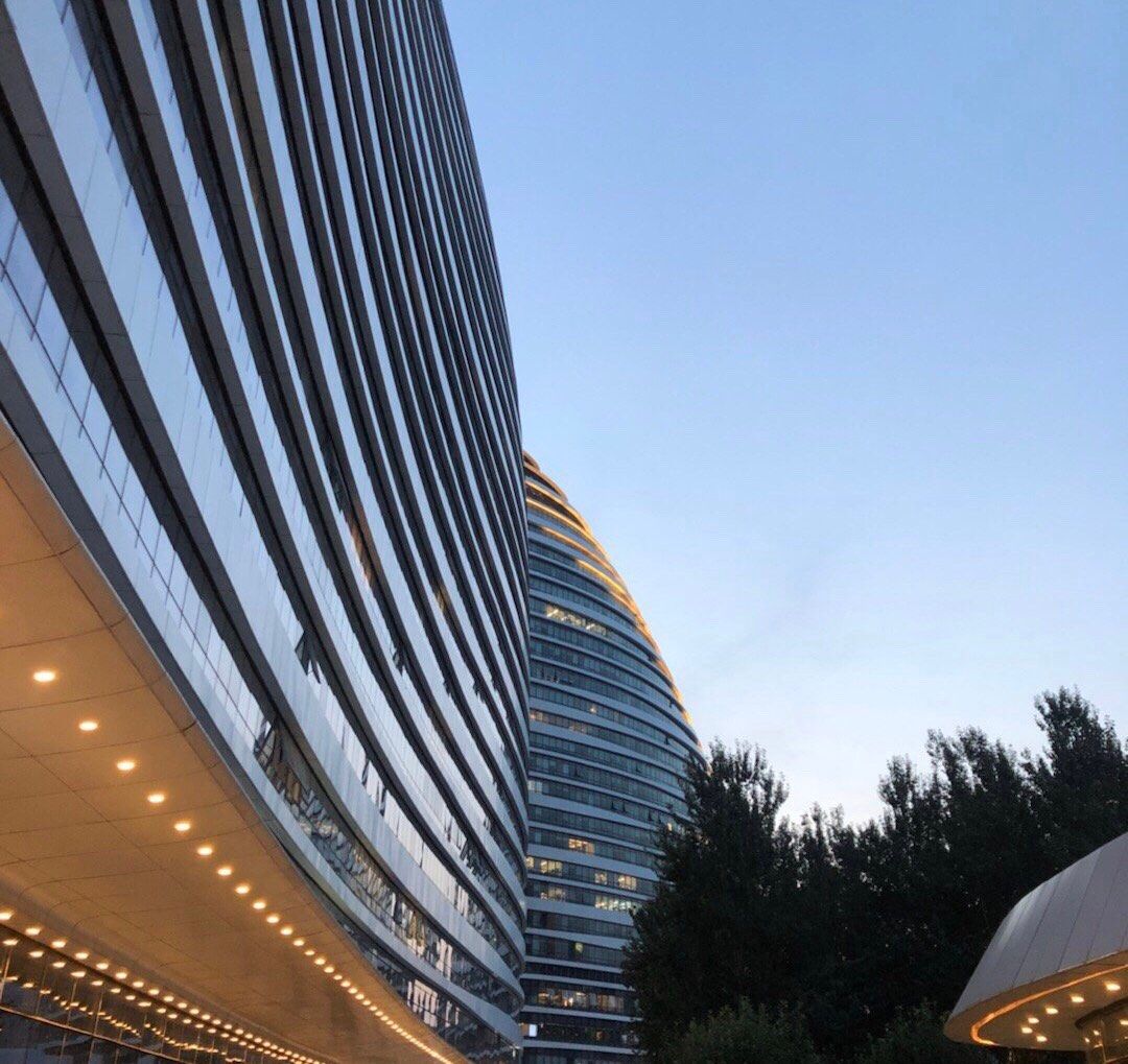 八月晒单也疯狂之🌵望京SOHO 🍇北京有一些建筑因其别致