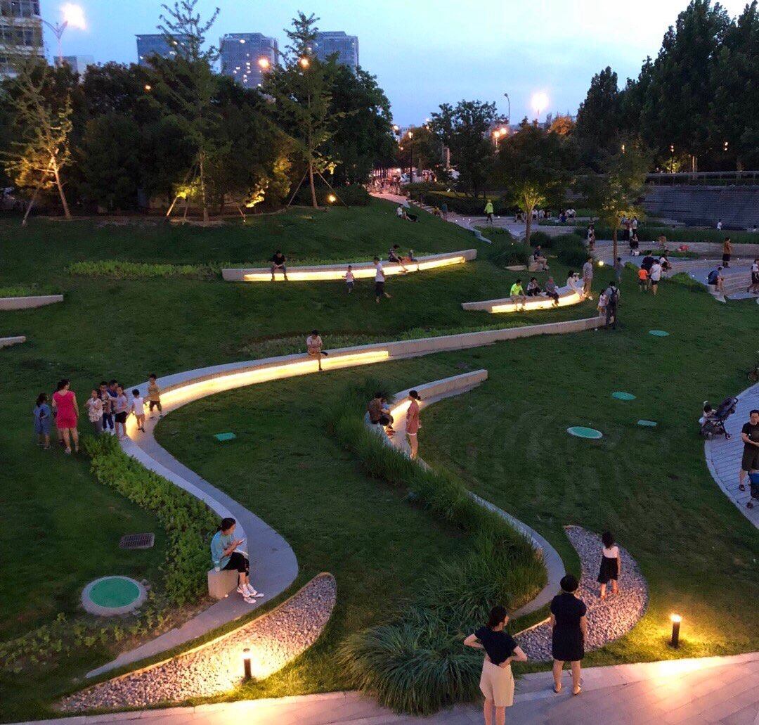 八月晒单也疯狂之🌵望京SOHO 🍇北京有一些建筑因其别致