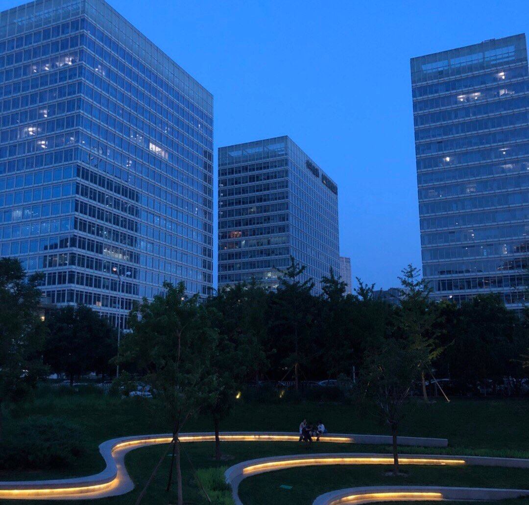 八月晒单也疯狂之🌵望京SOHO 🍇北京有一些建筑因其别致