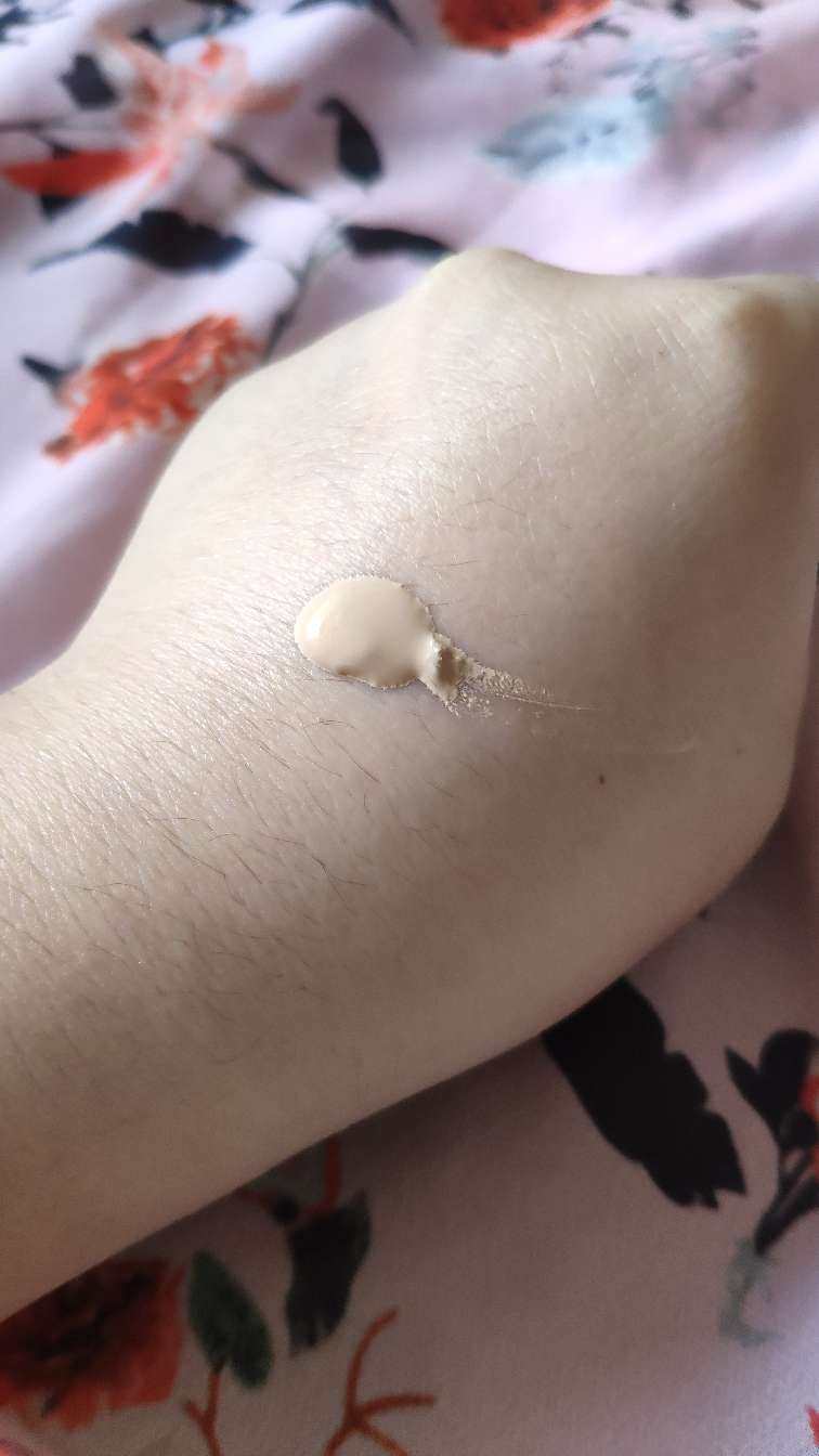 🌟 平价养肤粉底液——妙巴黎果粉底液        ✅我是