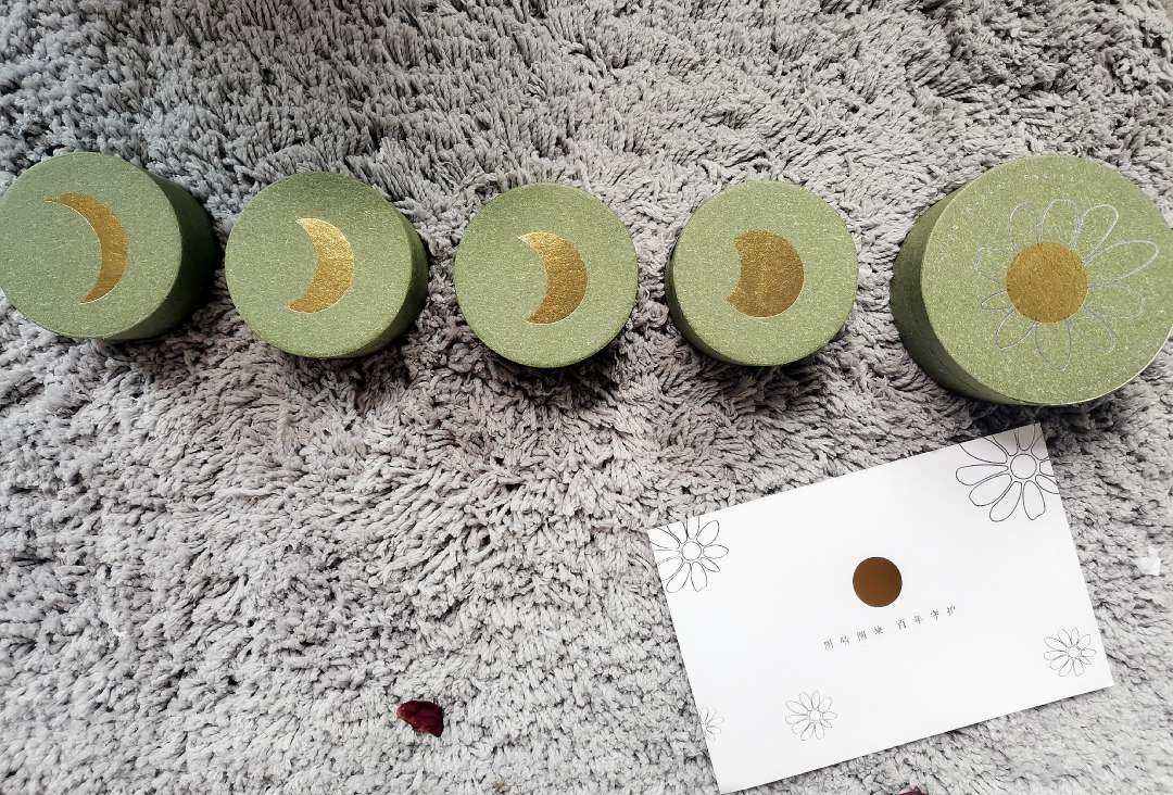 🌺小甘菊中秋限量版礼盒🌺  🌺阴晴圆缺，有我护手。中秋