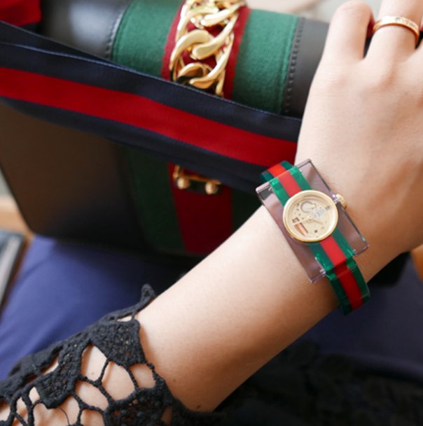 超有范儿！章子怡同款Gucci古奇矩形透明玻璃小蜜蜂女表QQ