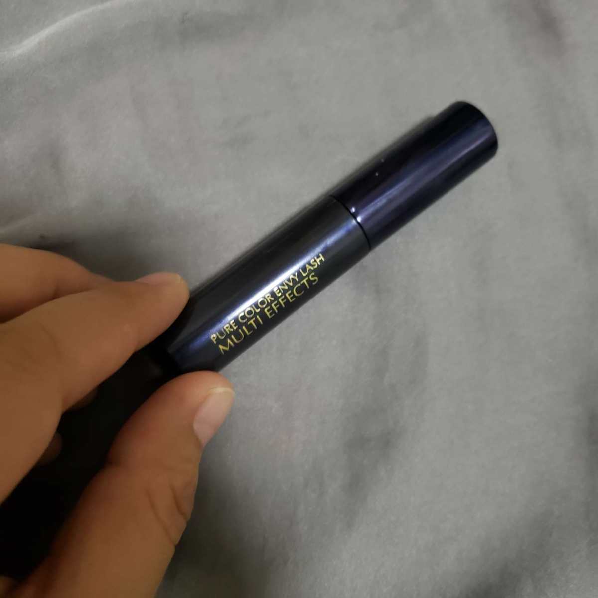 雅诗兰黛睫毛膏使用感受  自从买了雅诗兰黛的产品之后再也没买