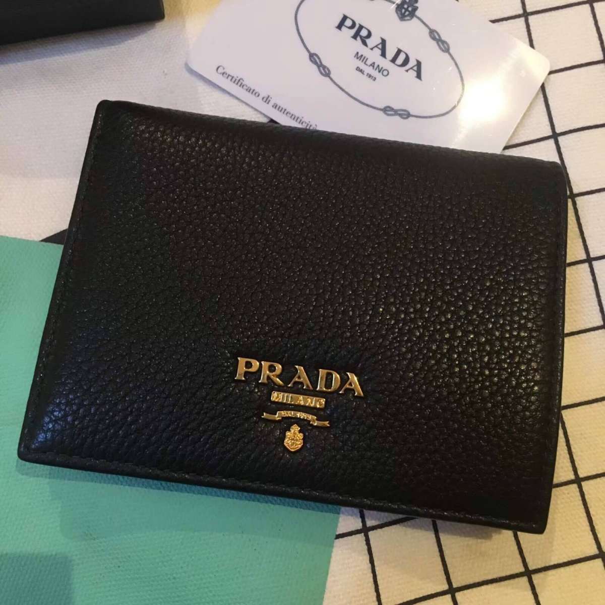8月晒单也疯狂之PRADA钱包 好朋友意大利带回，一直种草G