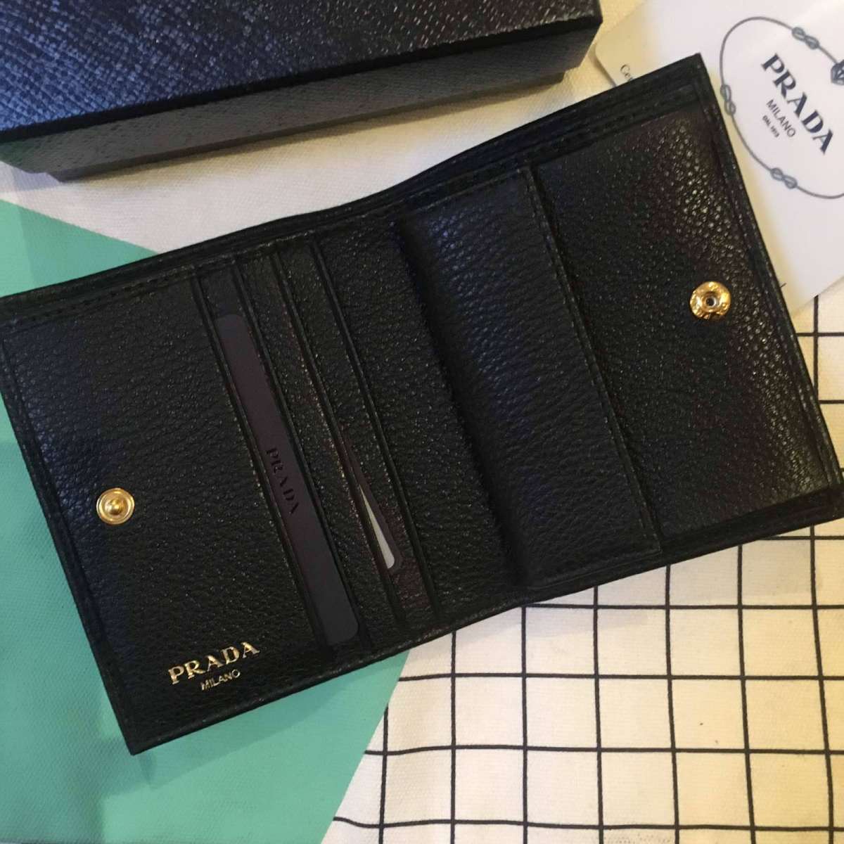 8月晒单也疯狂之PRADA钱包 好朋友意大利带回，一直种草G